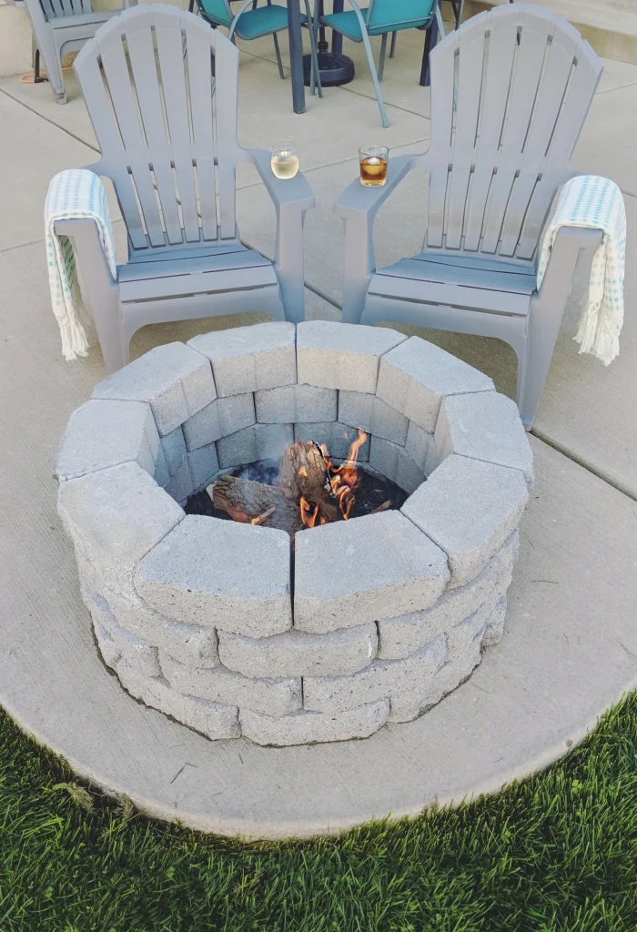 How to Build a Fire Pit With Concrete Blocks